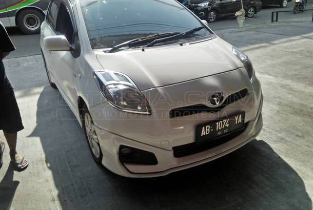 Dijual Mobil Bekas Yogyakarta - Toyota Yaris 2012 