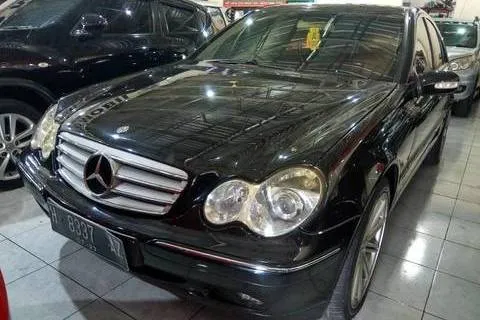 Mercedes Benz Gla 200 Amg 2017 Km 16rb Antik Panoramic F5st Mobil Bekas 801566246