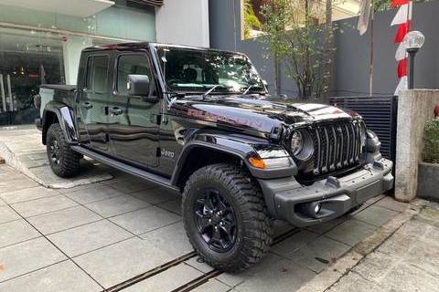 Jual Mobil Jeep Wrangler 3 6 Penta Star 2 Door Renegade Bensin 2020 Jember Otosia Com