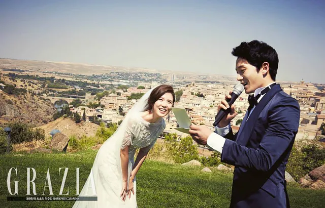 Park Sji Sung membacakan surat untuk melamar Lee Bo Young @mwave.interest.me