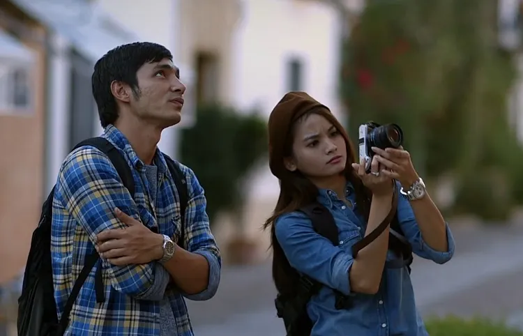 99 CAHAYA DI LANGIT EROPA (2013)