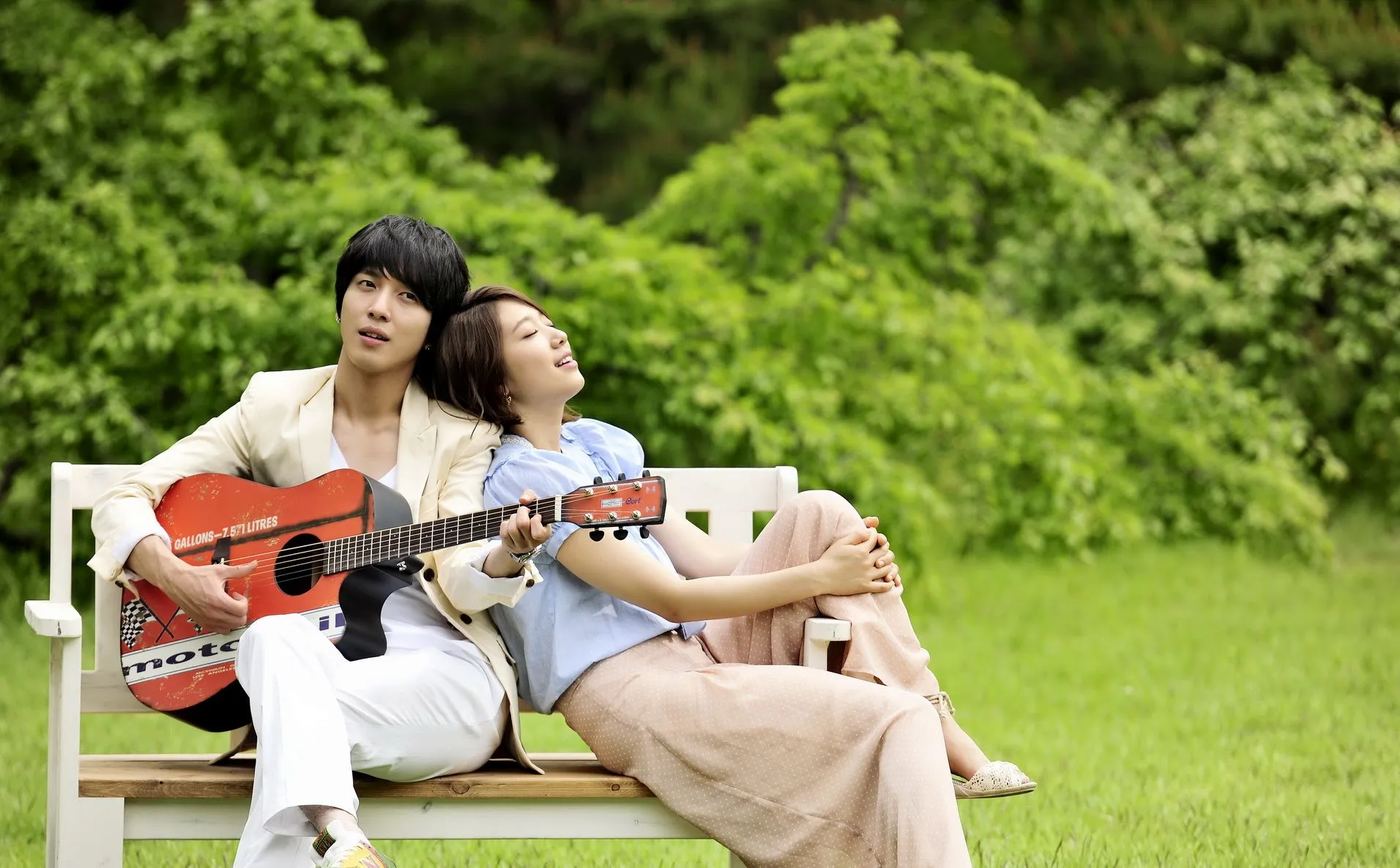 HEARTSTRINGS (2011)