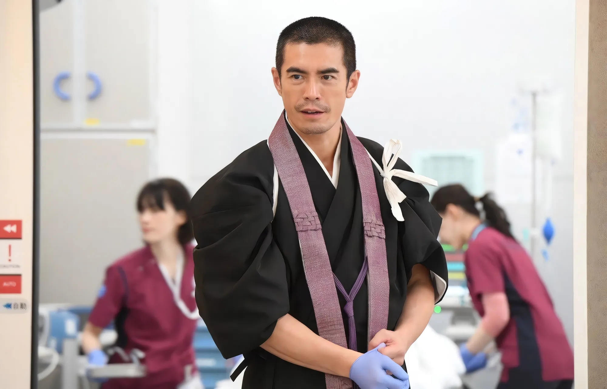BYOSHITSU DE NEMBUTSU O TONAENAIDE KUDASAI (2020)