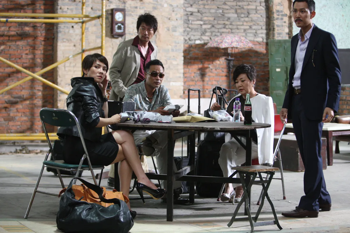 THE THIEVES (2012)