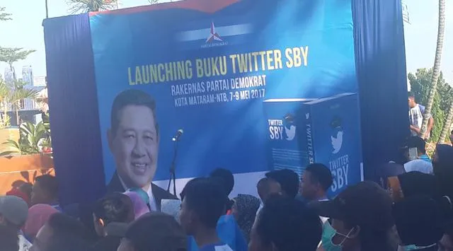 Susilo Bambang Yudhoyono merilis buku kelima Twitter SBY di Mataram © berbagai sumber