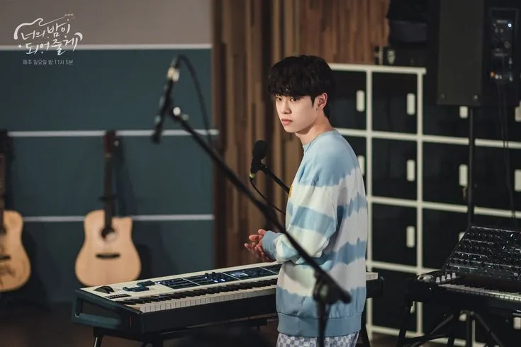 LET ME BE YOUR KNIGHT (2021)