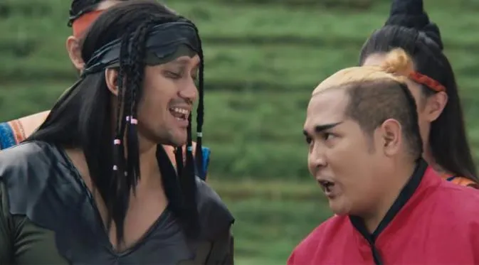 Akting Tora sebagai Si Buta Dari Gue Buat Elu