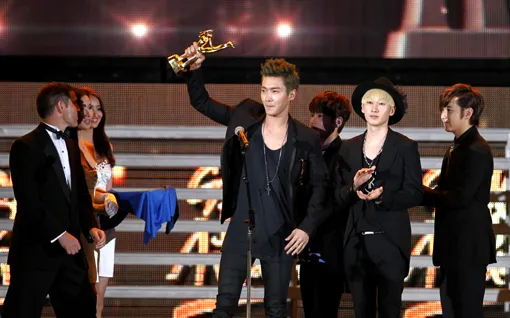 Super Junior kembali menang daesang.
