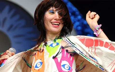 @decadepr.wordpress.com 