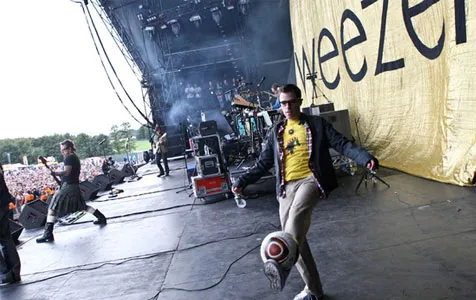 @nme.com