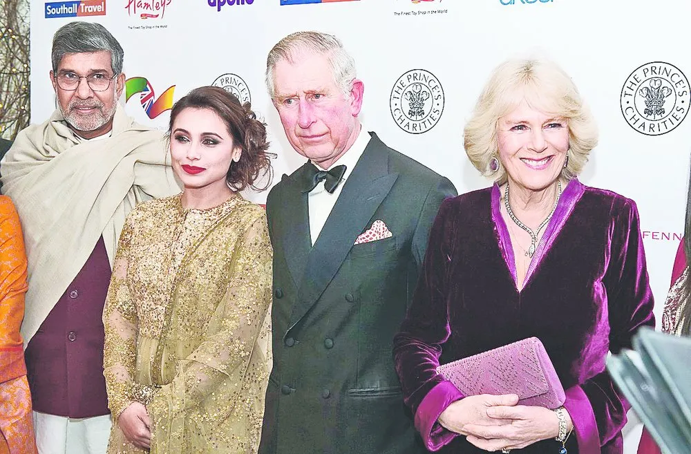 Rani super cetar di samping Pangeran Charles. @telegraphindia.com