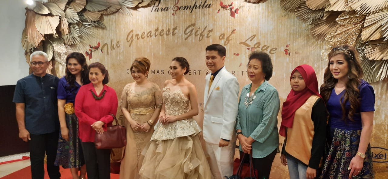 Semua bahagia di acara The Greatest Gift Of Love © Istimewa
