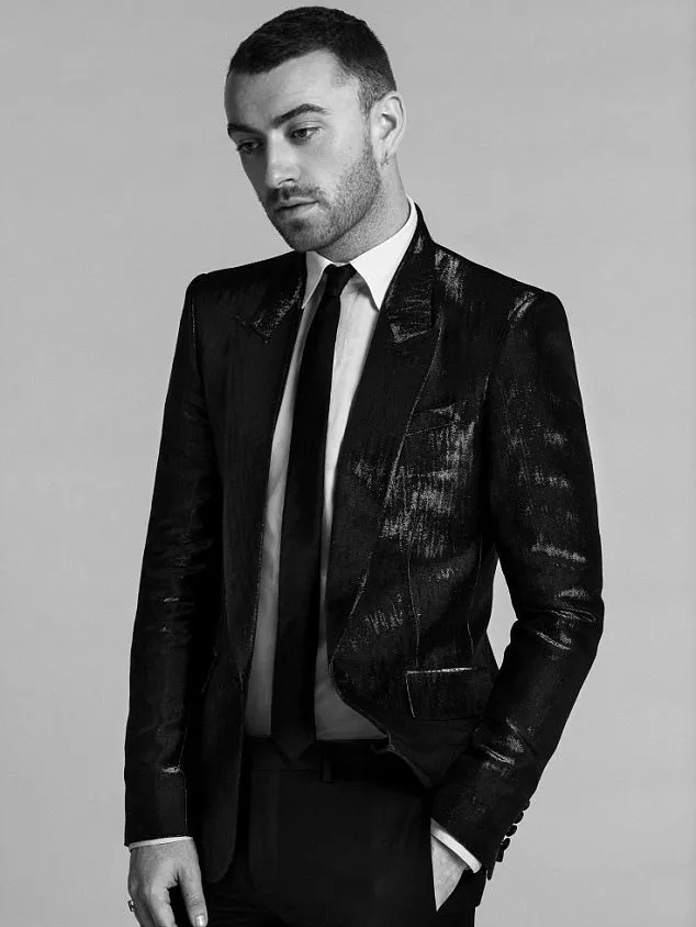 Sam menunjukkan sisi maskulin. Credit: V Magazine
