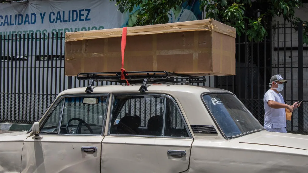 (credit: liputan6.com/AP/Luis Perez)