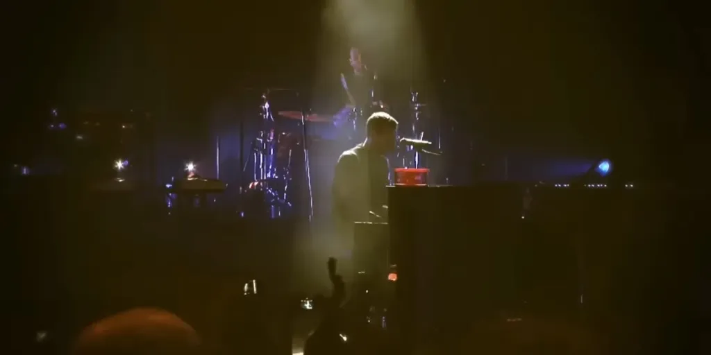 Coldplay - Christmas Lights (Live)