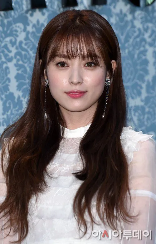 Han Hyo Joo kalahkan Park Shin Hye, Song Hye Kyo, dan Jun Ji Hyun sebagai seleb model makeup paling berpengaruh saat ini. ©soompi.com