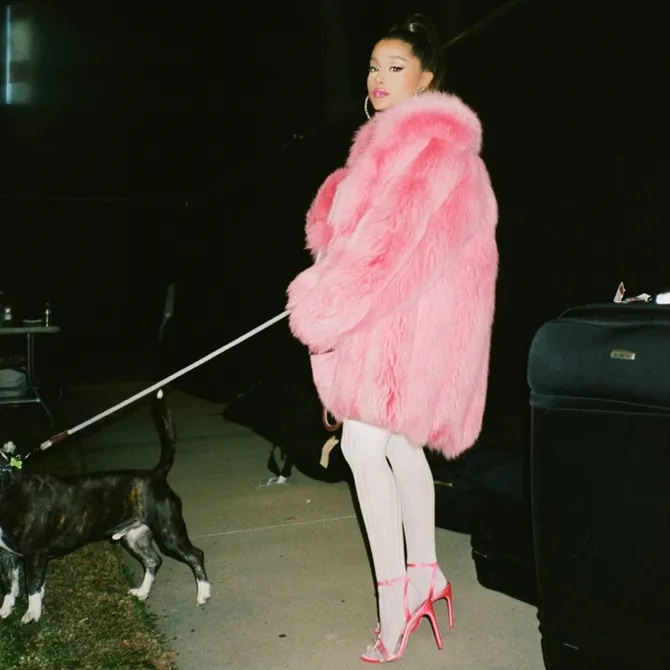 Ari ucapkan terima kasih karena Thank U, Next terus jadi no.1 di Billborad Chart di minggu ke-7 (Credit: instagram.com/arianagrande)