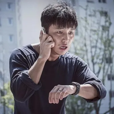10 Rekomendasi Film Bertema Perjalanan Waktu Satu Hari yang Terus Berulang, Bikin Penasaran dari Awal hingga Akhir
