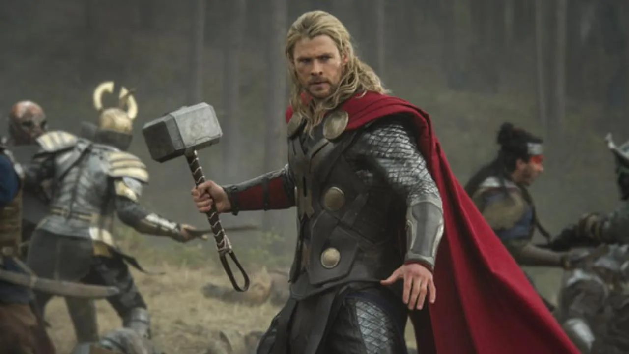 Chris Hemsworth sebagai Thor (cr: Marvel Studios)