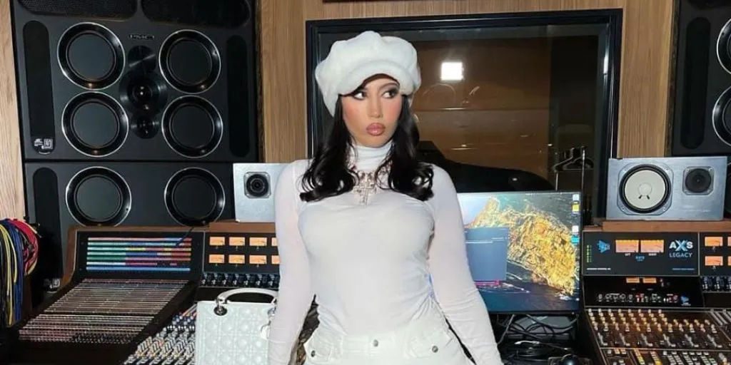 Kali Uchis - Melting