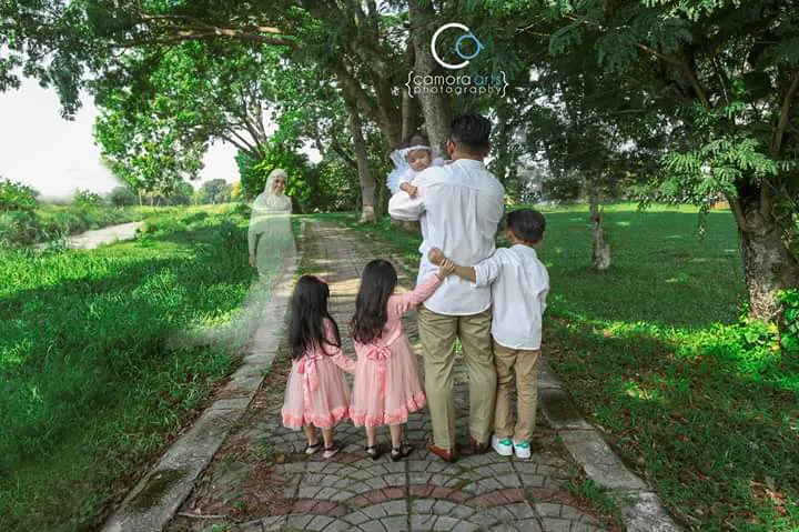 Foto Wazy Akbar dengan mendian istri credit: © Twitter/@hazifflatiff 