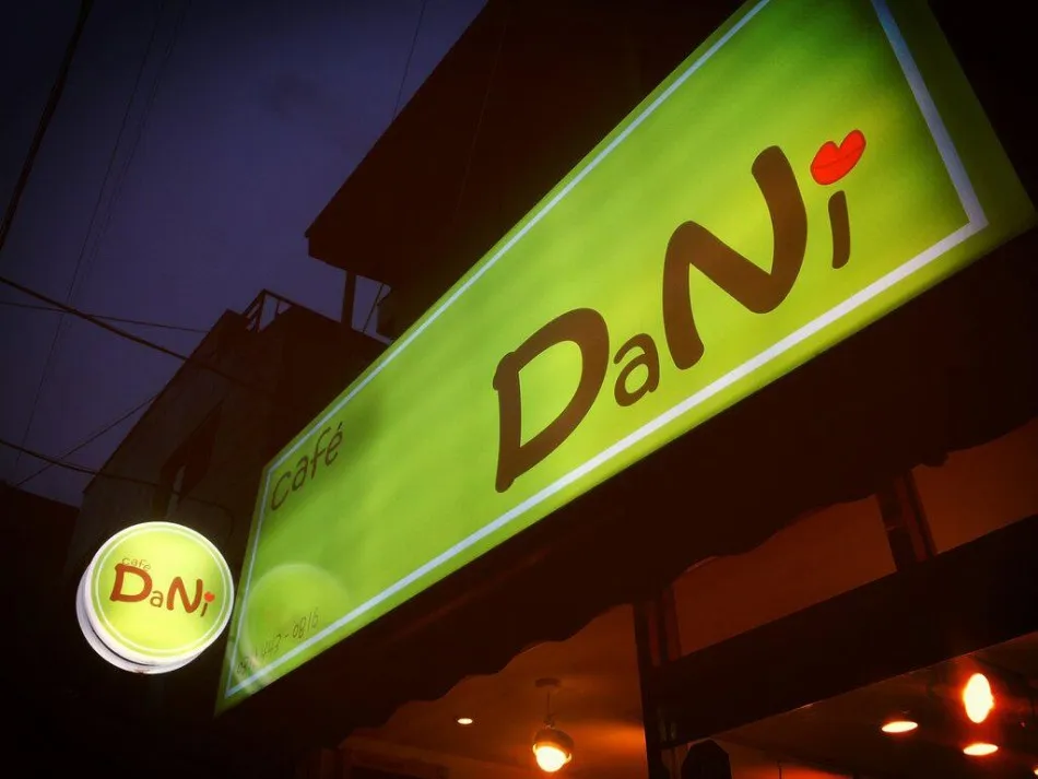 Cafe milik Niel Teen Top @kpopstarz