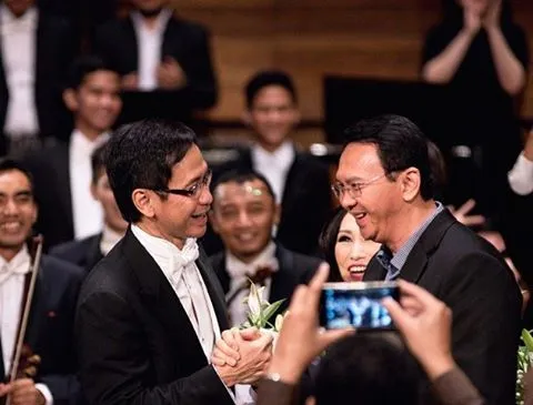 Ahok saat menghadiri salah satu konser Twilite Orchestra © Instagram @addiems999
