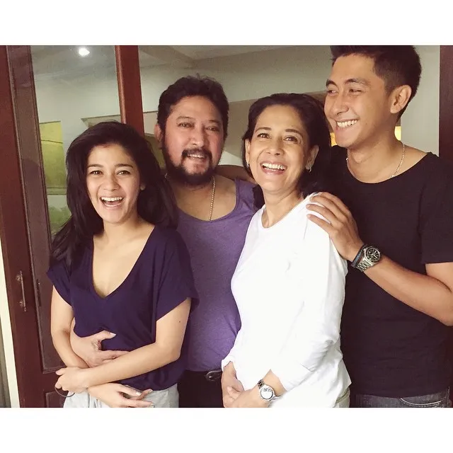 Potret kebersamaan keluarka Lydia Kandou - Jamal Mirdad © Instagram/Naysila Mirdad
