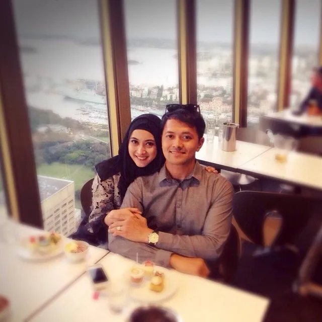Meyda Sefira dinner romantis bareng suami. ©instagram Meyda Sefira