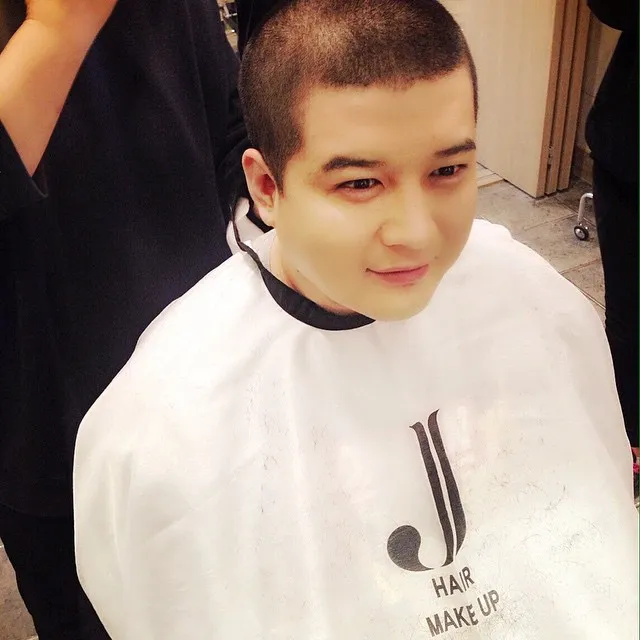 Shindong ketika potong rambut ala tentara. Cute banget ya? © instagram.com/earlyboysd