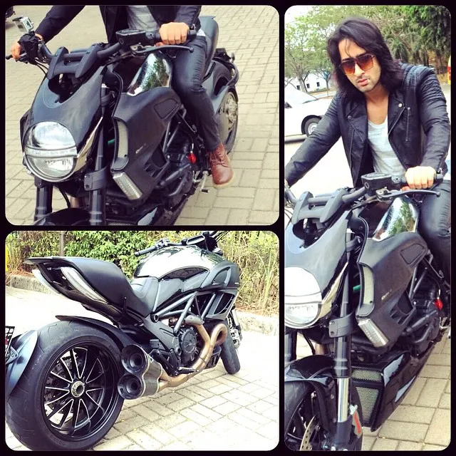 Shaheer Sheikh ganteng dengan motor barunya. @instagram.com/shaheernawaz