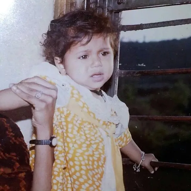 Masa kecil Vibha Anand, lucu ya? @instagram.com/vibha_1