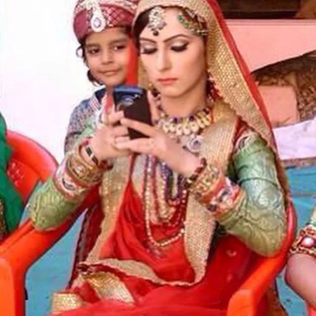 Cemberut saja tetap cantik ya? @instagram.com/lavinatandon