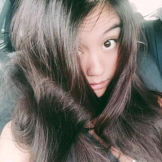 Rambut panjang Agnes yang membuatnya tampak cantik luar biasa dan anggun © Instagram/Agnes Monica