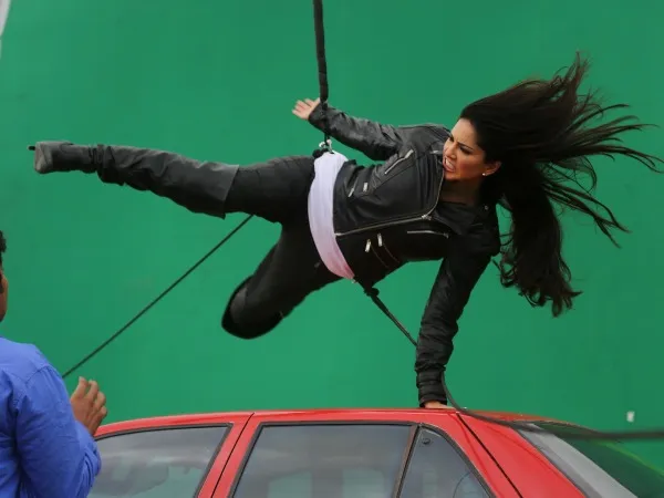 Sunny Leone @oneindia.in