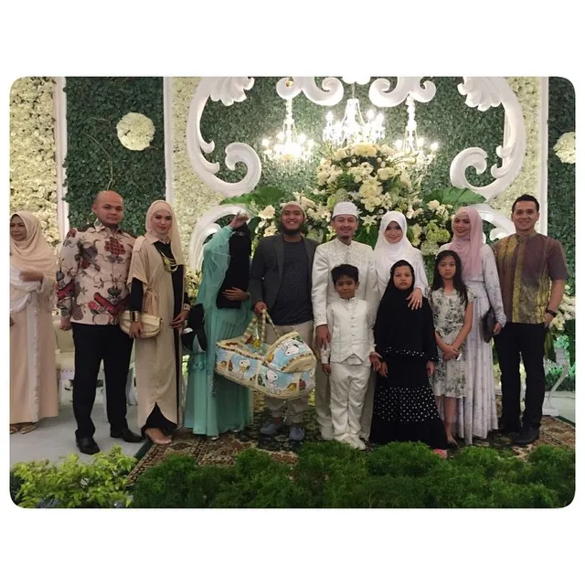 Yulia Rachman menikah dengan seorang pengusaha yang usianya 9 tahun lebih muda. ©instagram Delia Septianti