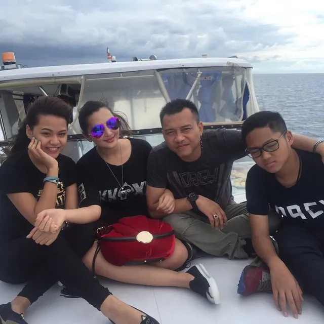 Potret keluaga Anang Ashanty saat liburan © Instagram/Ashanty_ash