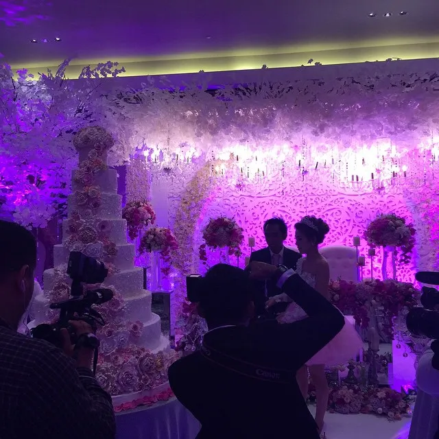 Dekorasi manis pesta dansa Bella Shofie dipenuhi mawar cantik! / Tata Liem Official Instagram
