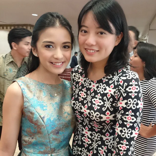 Leony saat ini berusia 27 tahun dan cocok menjadi kakak dari Chelsea Olivia yang baru berusia 22 tahun. ©instagram Leony