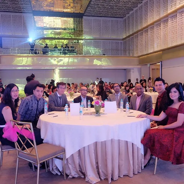 Titi Kamal di acara Singapura Serunya Bareng-Bareng, bersama duta besar dan beberapa sosok penting di pariwisata Singapura. ©instagram.com/titi_kamall