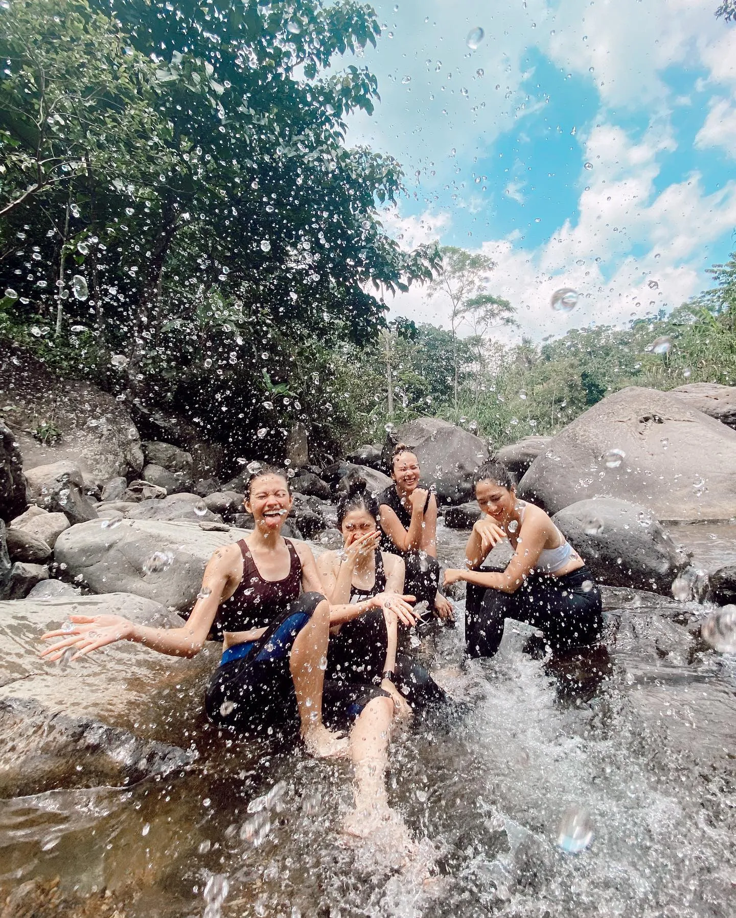 (credit: instagram.com/febbyrastanty)