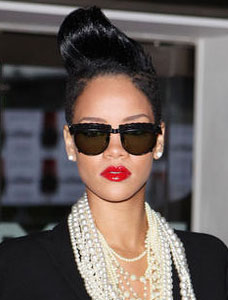 Lady GaGa  10 Gaya Rambut Hitz Rihanna! - KapanLagi.com