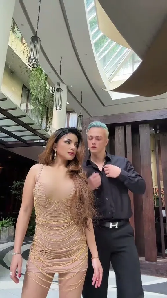 (credit: tiktok.com/Dinar Candy)