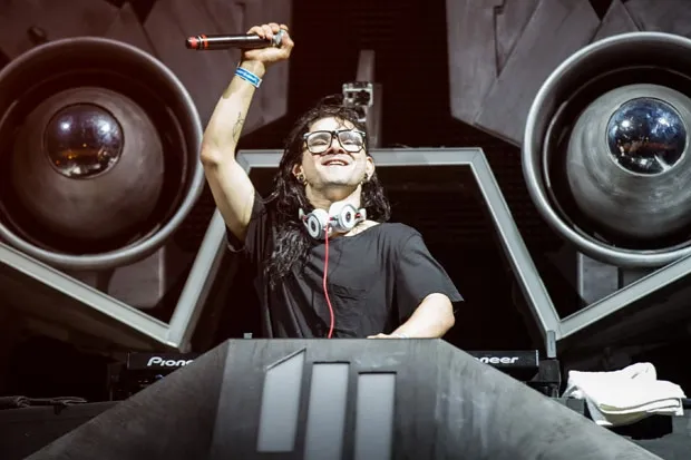 Yang jelas, Skrillex lebih gembira dibandingkan Kanye @www.spin.com 