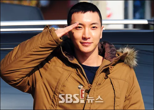 Jalani wajib militer selama hampir 2 tahun, apa kamu merindukannya ELF? ©sapphirepearls.wordpress.com