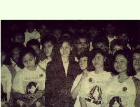 Nike Ardilla adalah salah satu selebriti tanah air yang menjadi fenomena. (foto: Nike Ardilla Fans Club)
