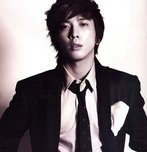 Yong Hwa CN Blue