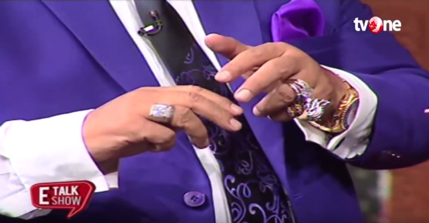 Cincin berlian Hotman harganya 8 miliar dan 7 miliar / Credit: Youtube - Talk Show TVOne