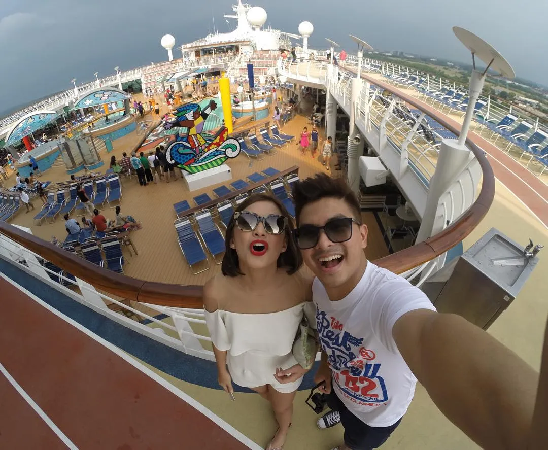 Chelsea dan Glenn bulan madu dan backpacking dengan kapal pesiar. ©instagram.com/chelseaoliviaa