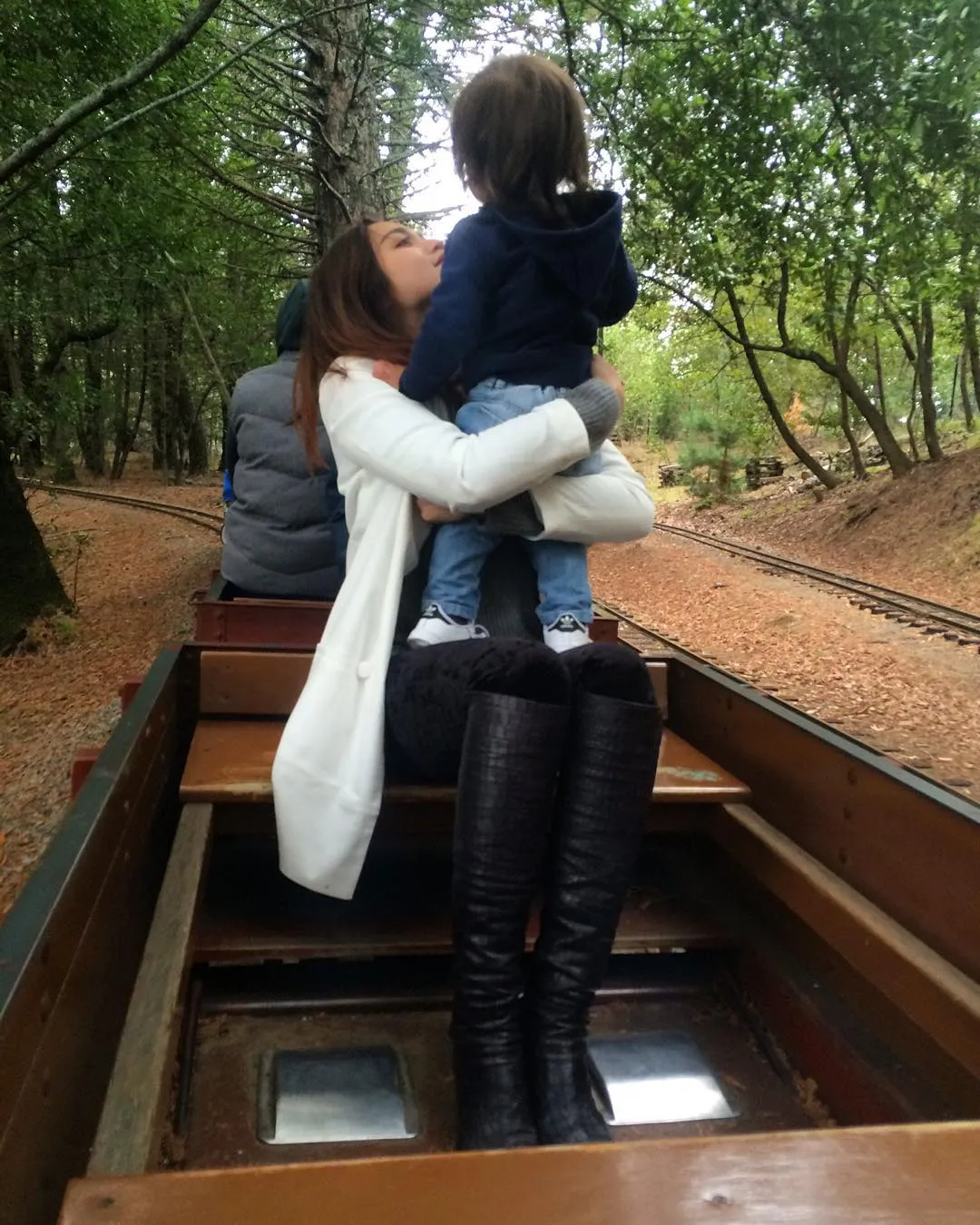 Jessica terkadang sedih ketika mengingat masa-masa ketika ia menangis setiap malam saat mengandung El sendirian tanpa suami di Amerika Serikat. ©instagram.com/jedarcantik